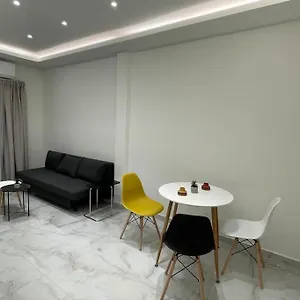 Luxury Next To Agias Sofias Διαμέρισμα