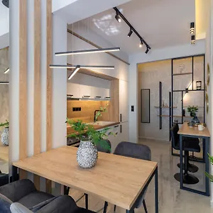 P Deluxe Suite2 Διαμέρισμα